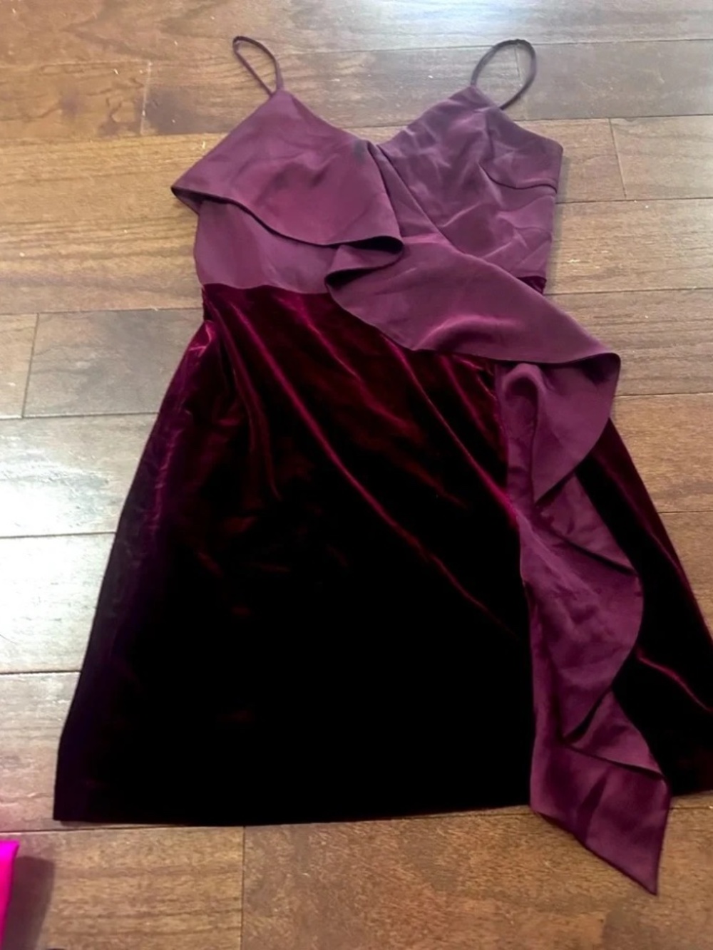 Chelsea28 Size Medium M Garnet Purple Ruffle Velvet Dress lot6368